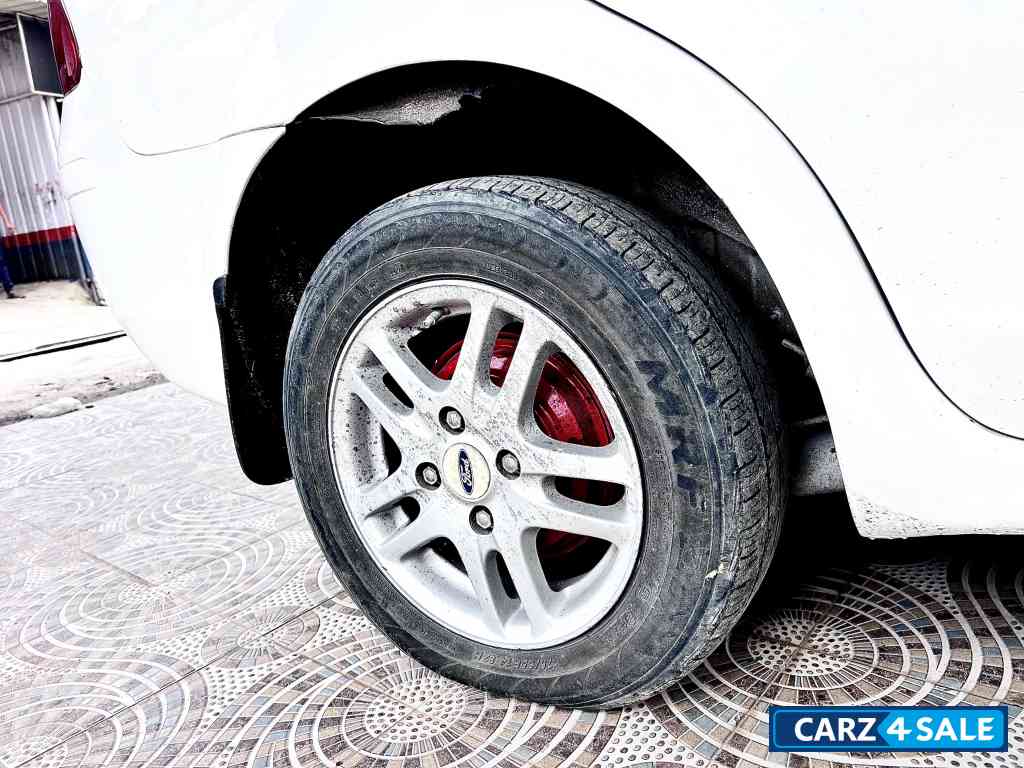Solid White Ford Fiesta 1.4 duratorq TDCI