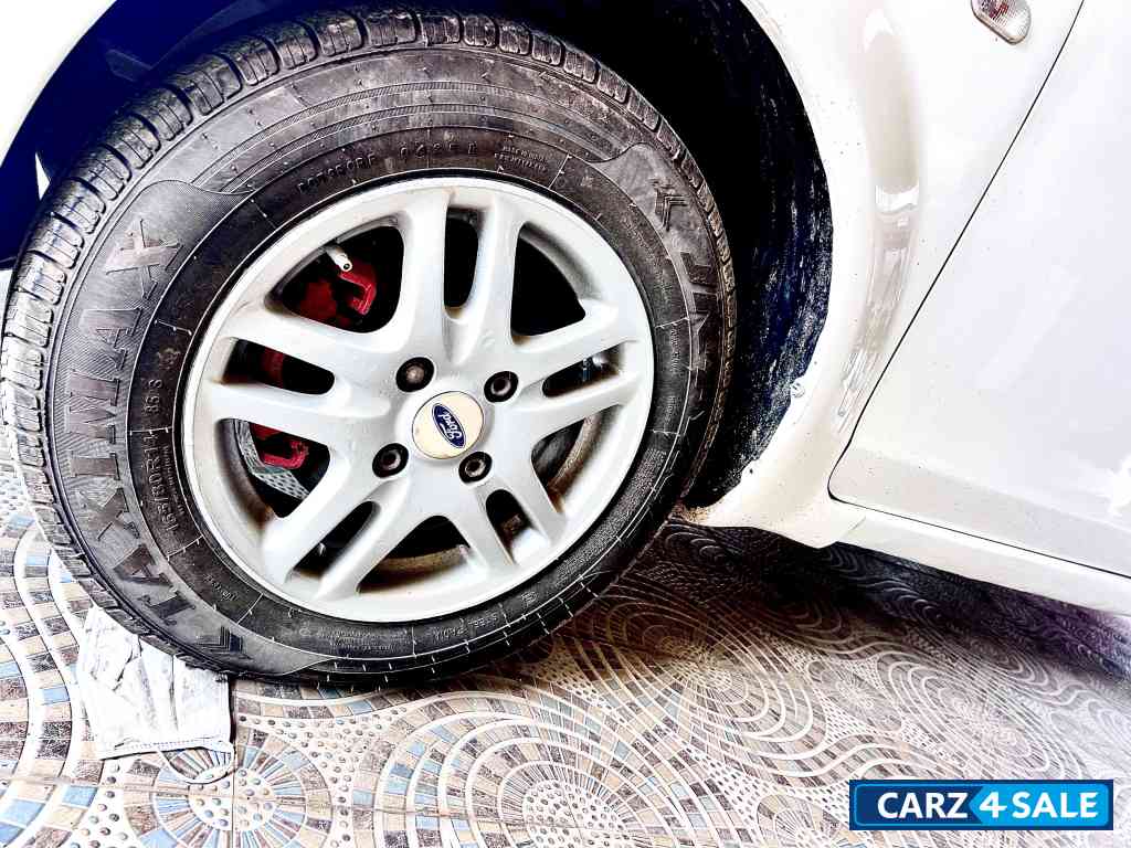 Solid White Ford Fiesta 1.4 duratorq TDCI