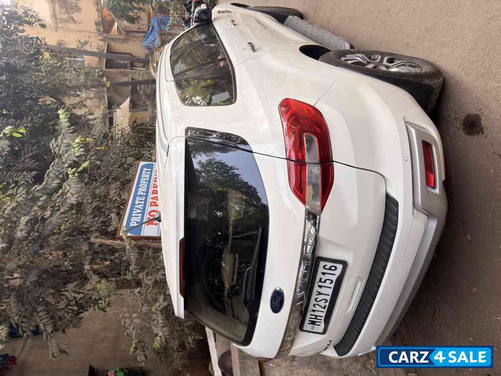 Ford Endeavour 2l titanium+4*2at