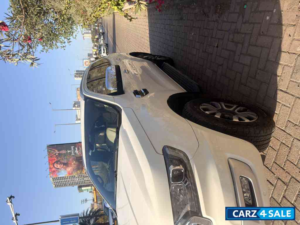 Ford Endeavour 2l titanium+4*2at