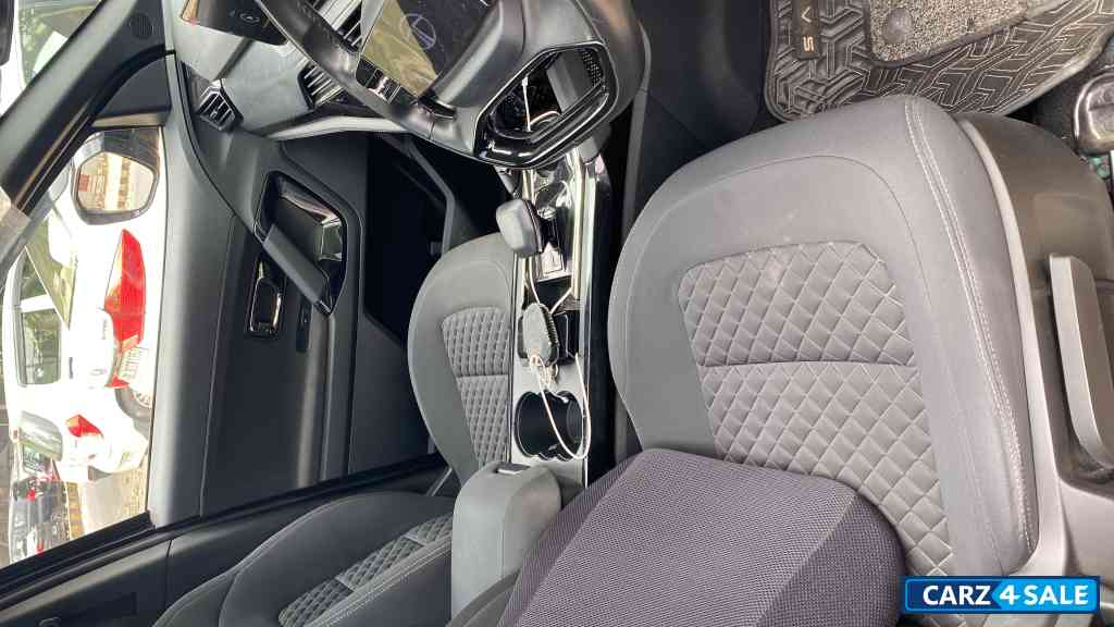 Tata Safari S pure plus black edition Tata Safari S pure plus black edition