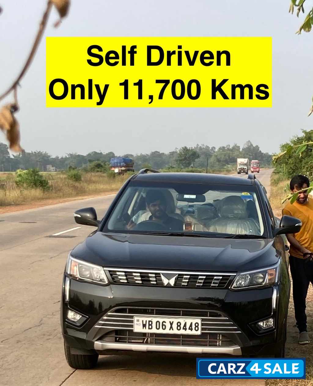Mahindra XUV300 W8 (Optional)