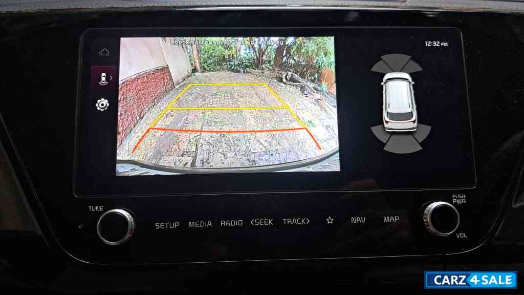 Aurora Black Pearl Kia Carens G1.4 6MT LUXURY 7 seater Aurora Black Pearl Kia Carens G1.4 6MT LUXURY 7 seater