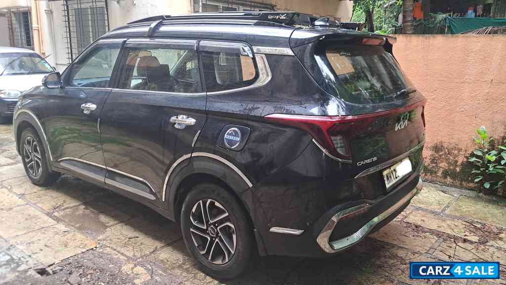 Aurora Black Pearl Kia Carens G1.4 6MT LUXURY 7 seater Aurora Black Pearl Kia Carens G1.4 6MT LUXURY 7 seater