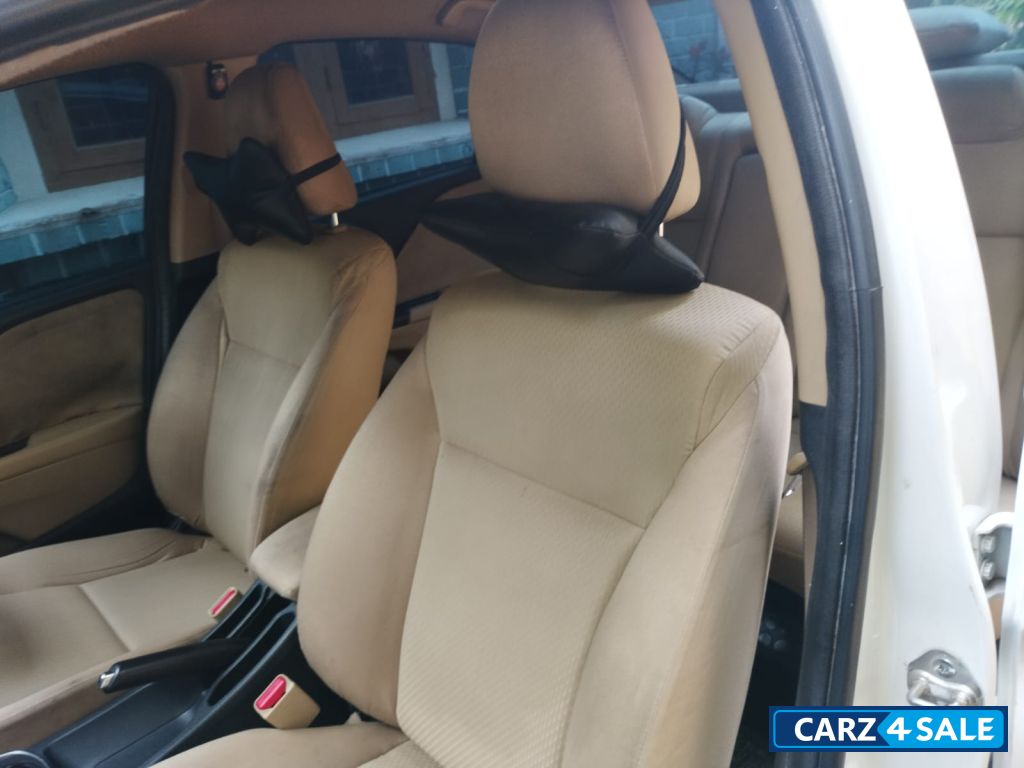 White Honda City I V Tec White Honda City I V Tec