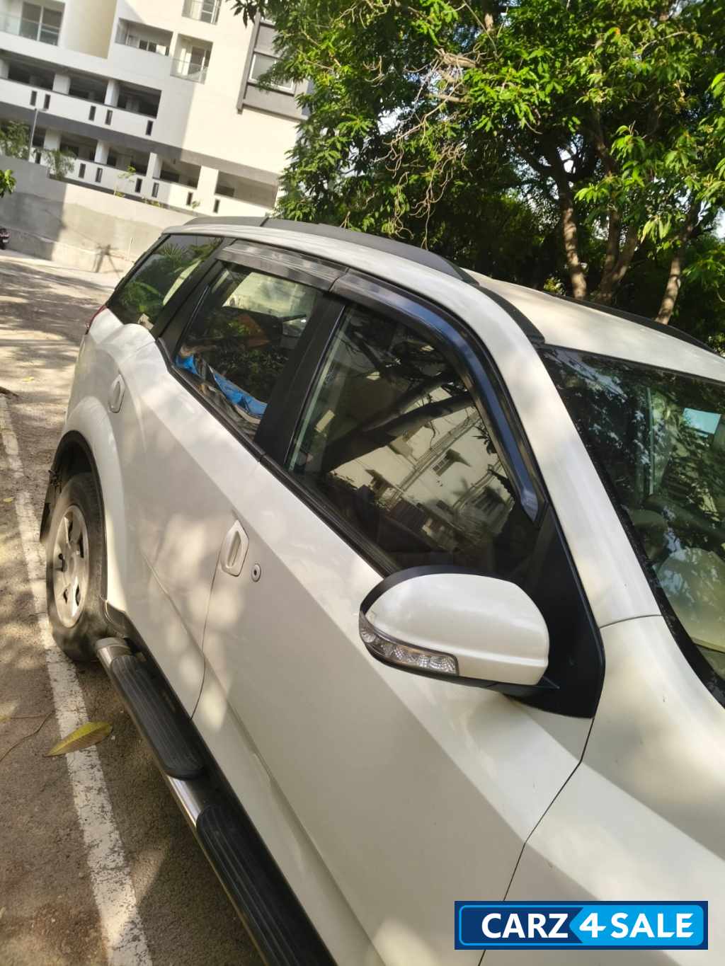Mahindra XUV 500 W6