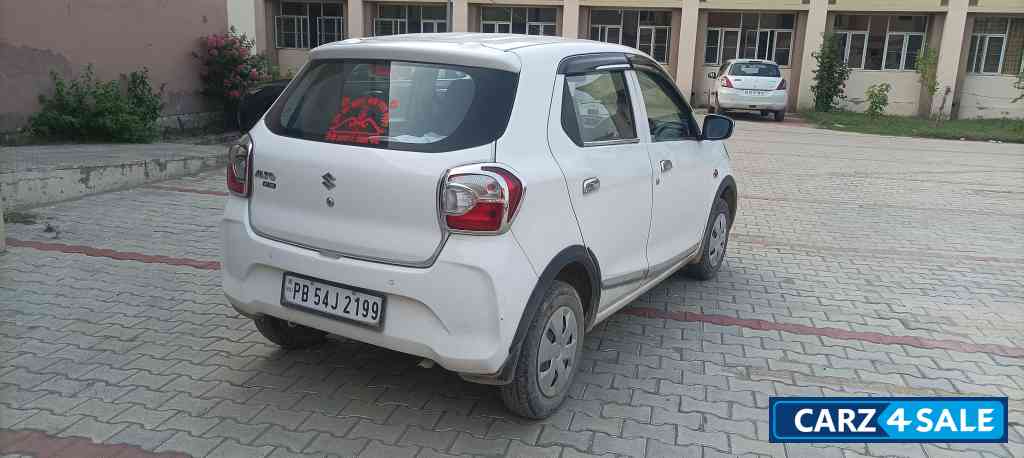 White Maruti Suzuki Alto VXI plus