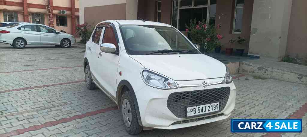 White Maruti Suzuki Alto VXI plus