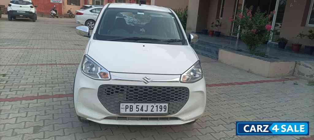 White Maruti Suzuki Alto VXI plus