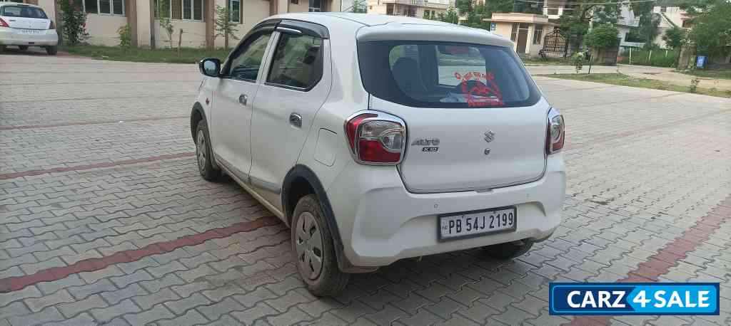White Maruti Suzuki Alto VXI plus