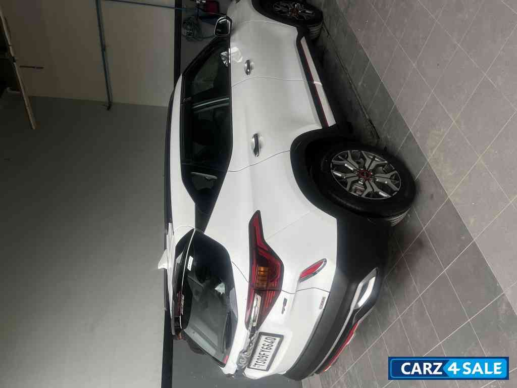 White Kia Seltos GTX Plus 1.4 DCT Petrol