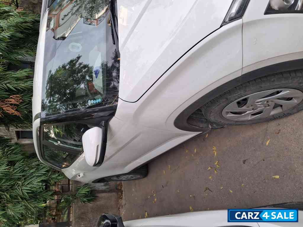 White Hyundai Creta Ex petrol manual 1.5