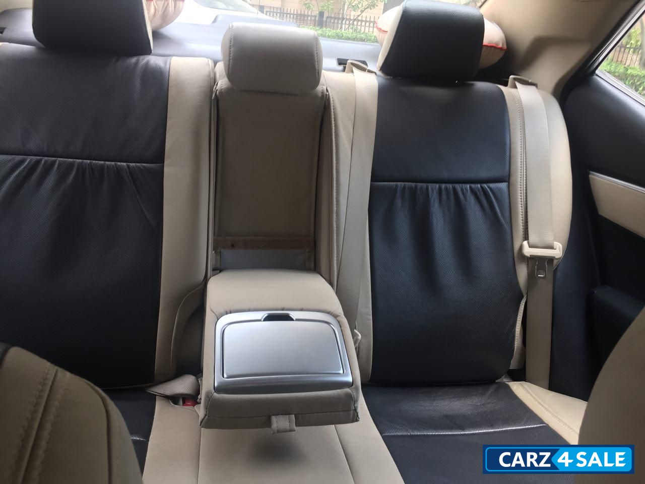 Metallic Silver Toyota  COROLLA ALTIS D4D G(F)