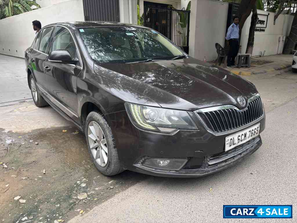 Metallic Brown Skoda Superb Elegance 1.8 TSI