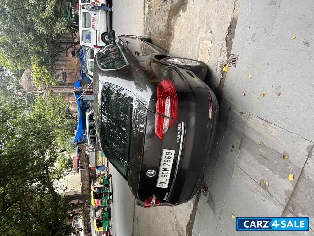 Metallic Brown Skoda Superb Elegance 1.8 TSI Metallic Brown Skoda Superb Elegance 1.8 TSI