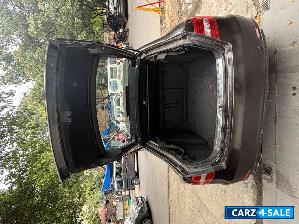 Metallic Brown Skoda Superb Elegance 1.8 TSI Metallic Brown Skoda Superb Elegance 1.8 TSI