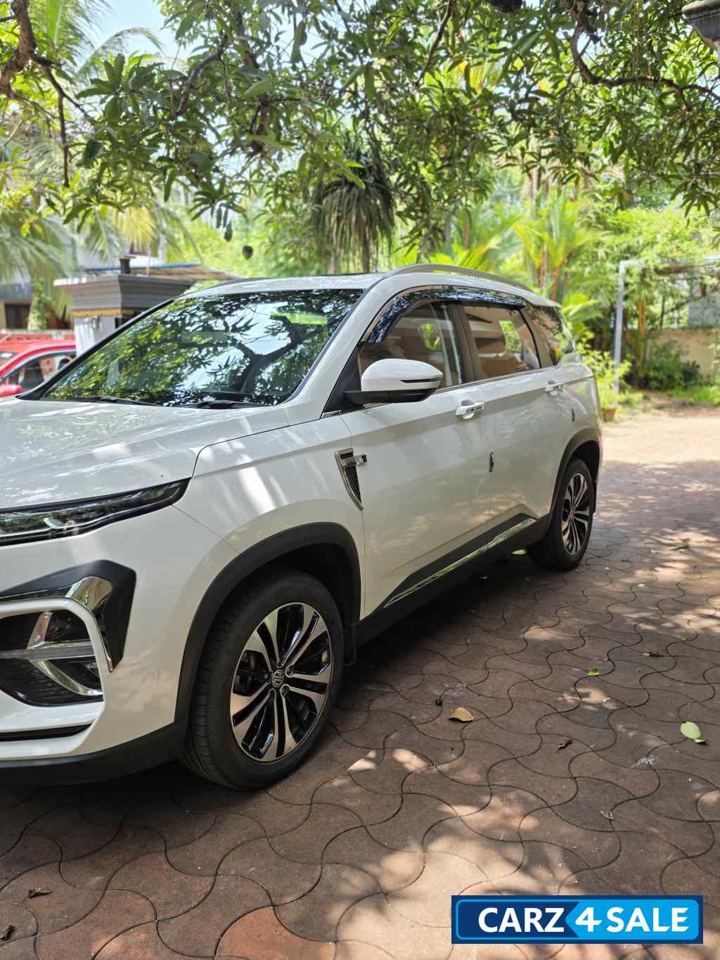 Candy White MG Hector Plus 1.5 CVT SHARP Candy White MG Hector Plus 1.5 CVT SHARP
