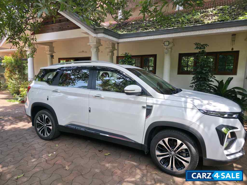 Candy White MG Hector Plus 1.5 CVT SHARP Candy White MG Hector Plus 1.5 CVT SHARP