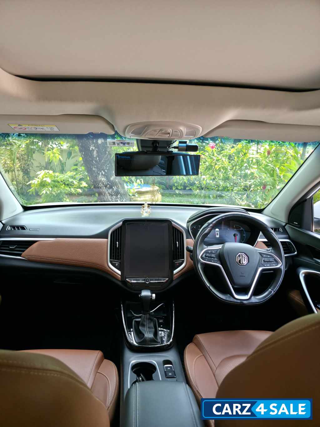 Candy White MG Hector Plus 1.5 CVT SHARP Candy White MG Hector Plus 1.5 CVT SHARP