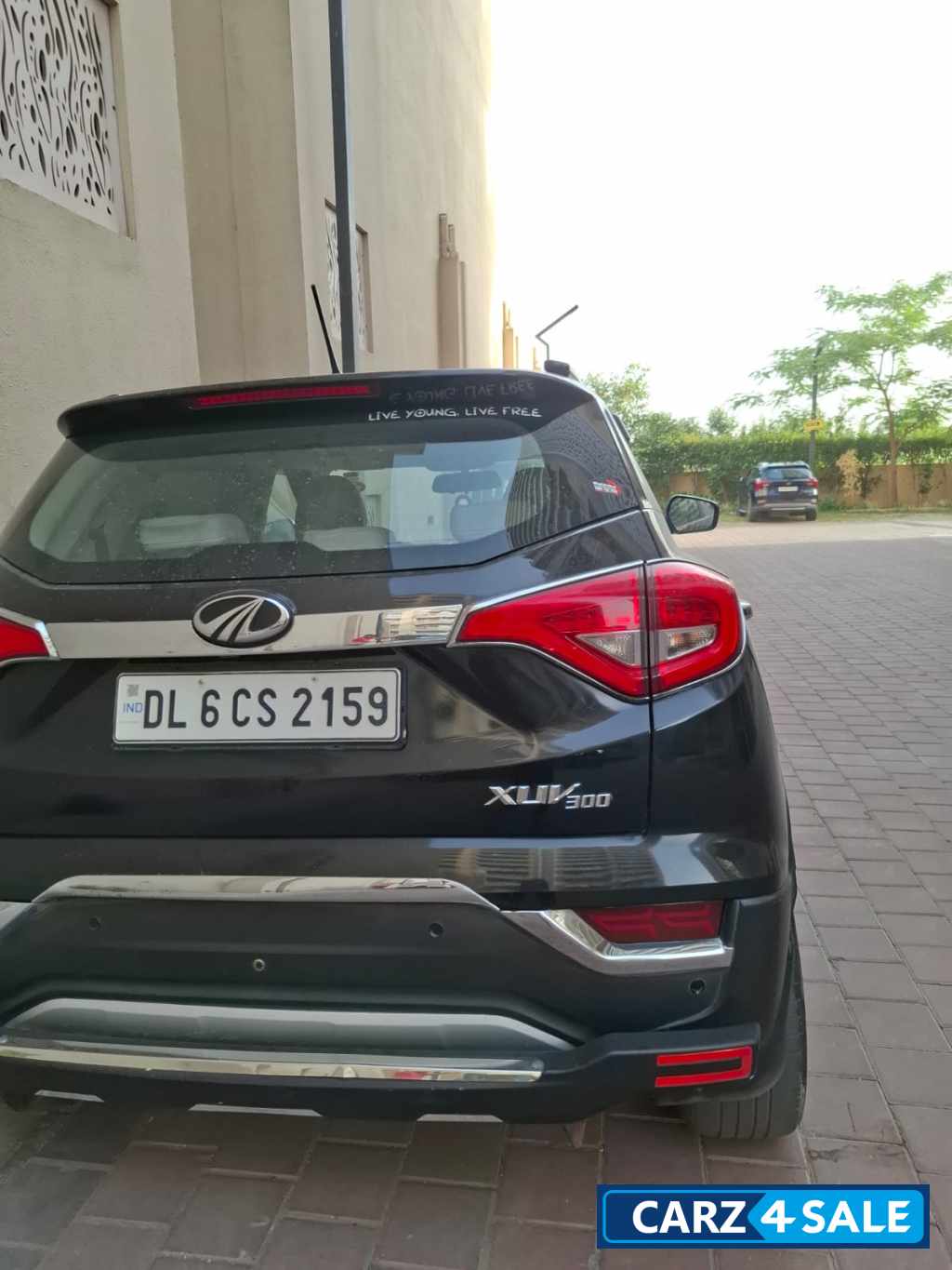 Mahindra XUV300 W6 Mahindra XUV300 W6