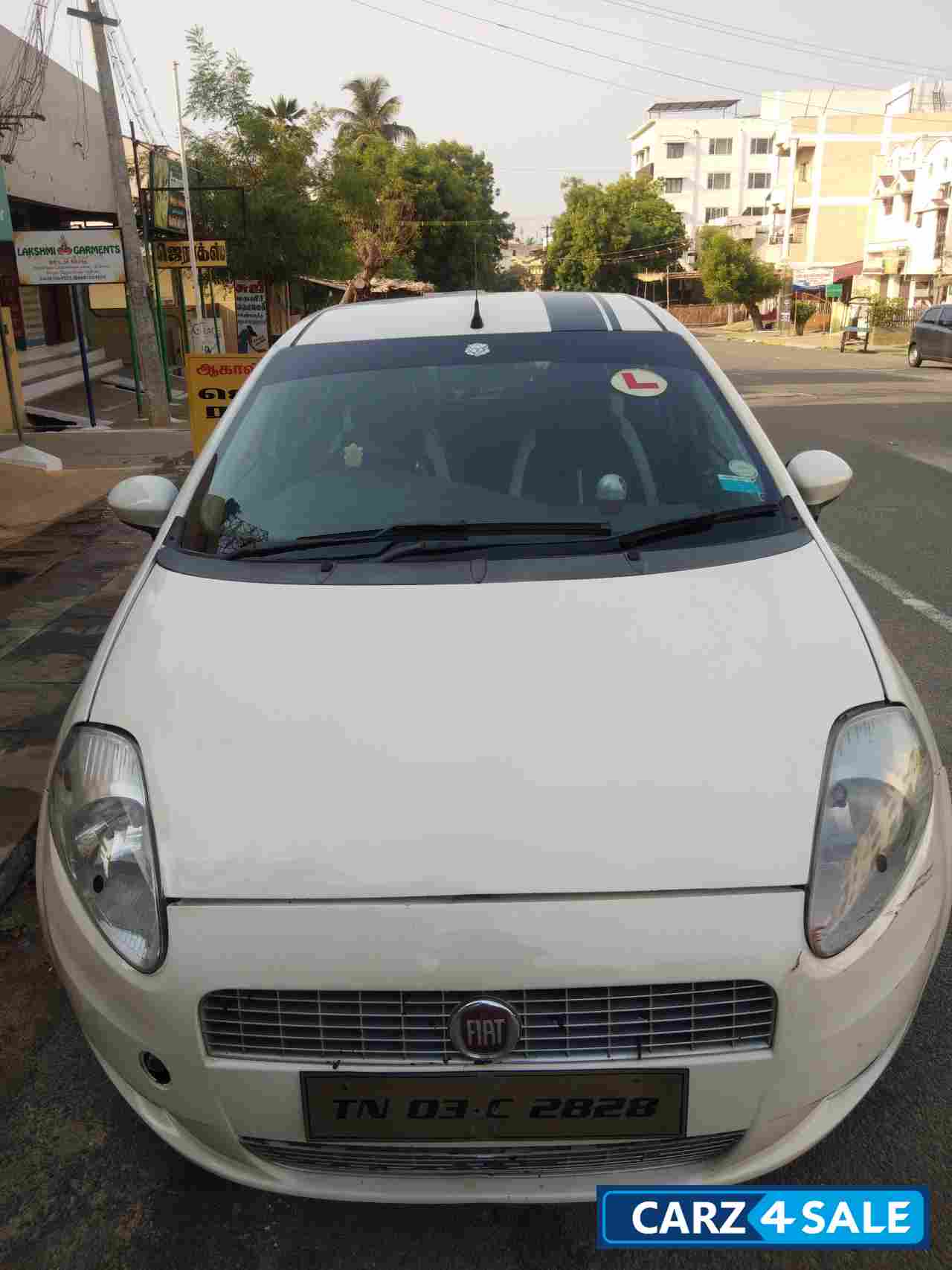 White Fiat  punto