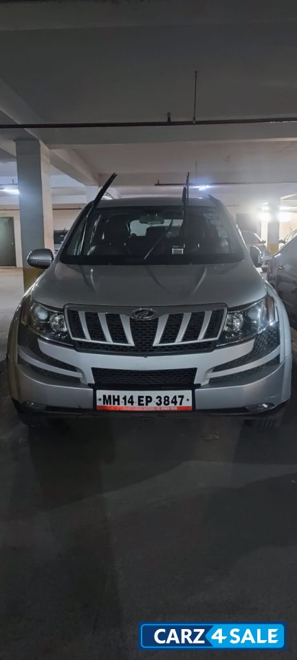 Mahindra XUV W6