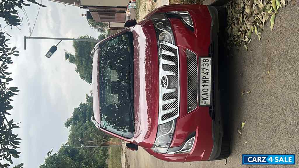 Mahindra XUV 500 W8 AT Mahindra XUV 500 W8 AT