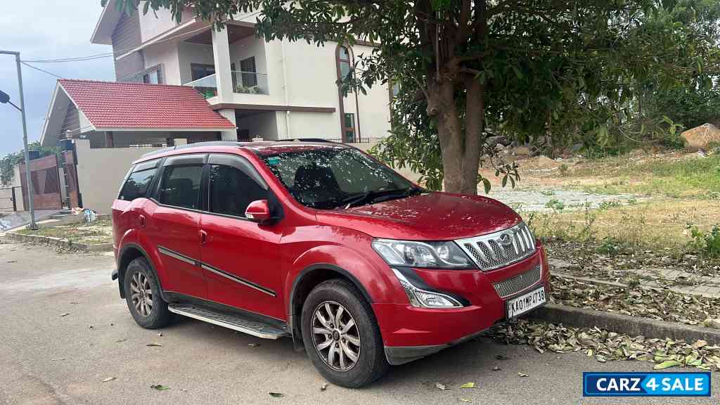 Mahindra XUV 500 W8 AT Mahindra XUV 500 W8 AT