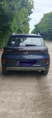 Blue Hyundai Venue SX O DCT TOURBO