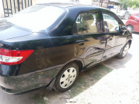 Black Honda  city