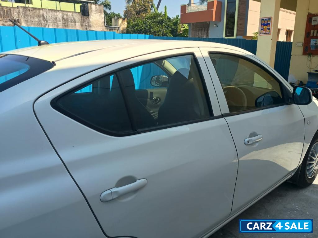 Nissan Sunny XE