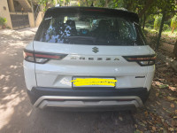 White Maruti Suzuki Brezza ZXI MT