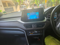 White Maruti Suzuki Brezza ZXI MT
