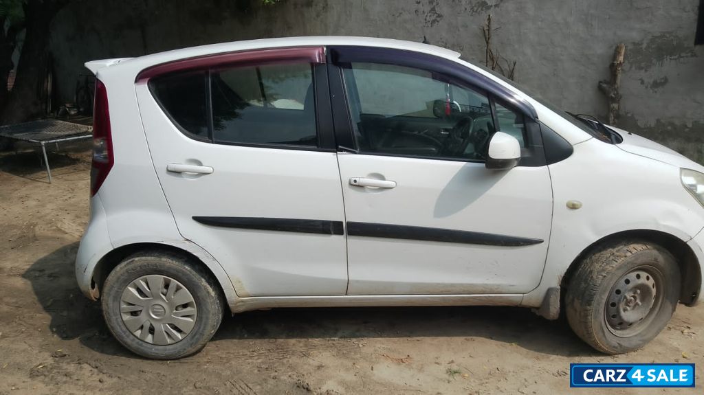 White Maruti Suzuki Ritz ZXi Abs White Maruti Suzuki Ritz ZXi Abs