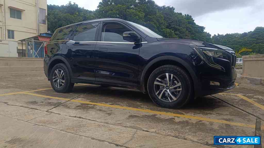 Mahindra XUV700 X5