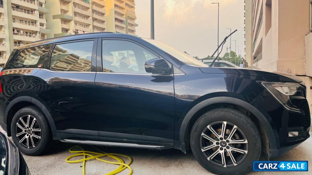 Mahindra XUV700 AX7 7 Seater