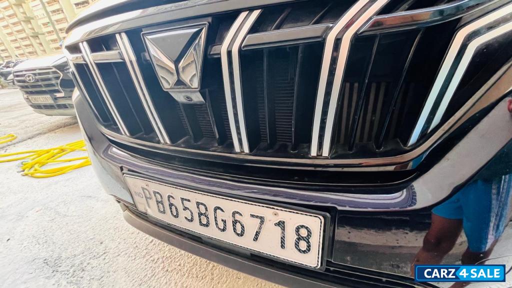 Mahindra XUV700 AX7 7 Seater