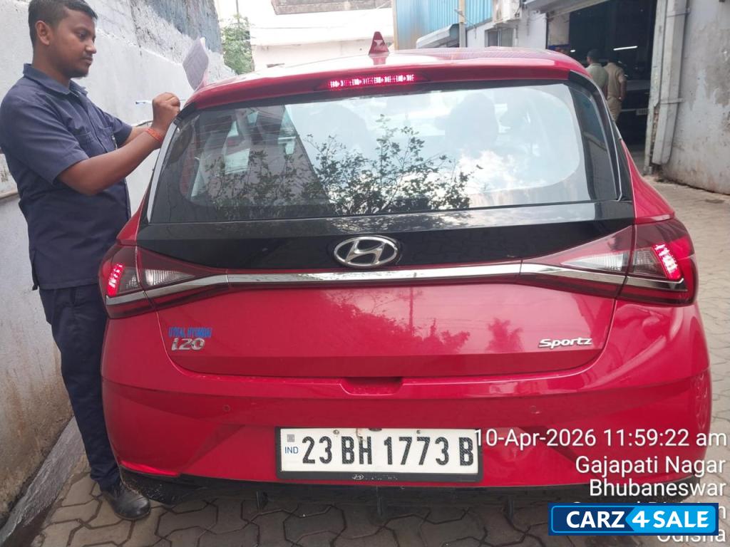 Maroon Hyundai i20 Sportz Automatic