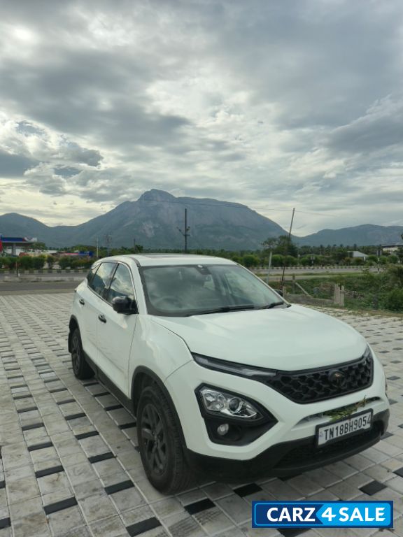 White Tata Harrier Xt plus