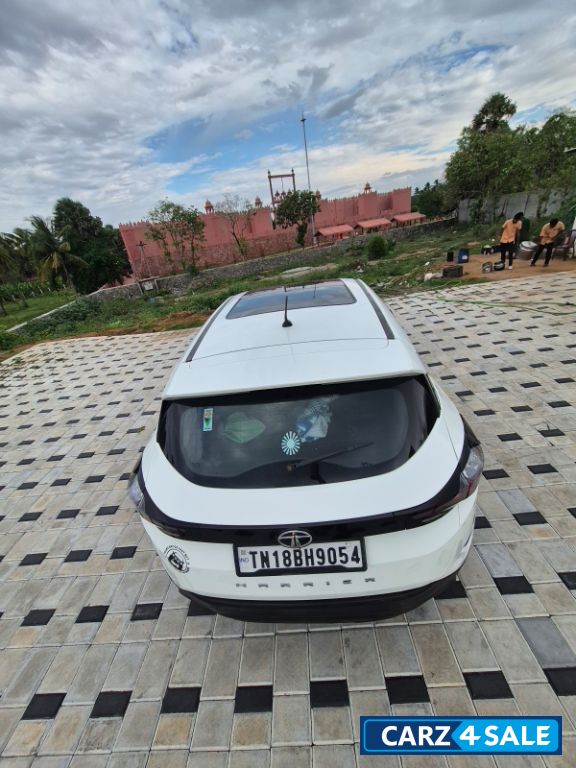 White Tata Harrier Xt plus