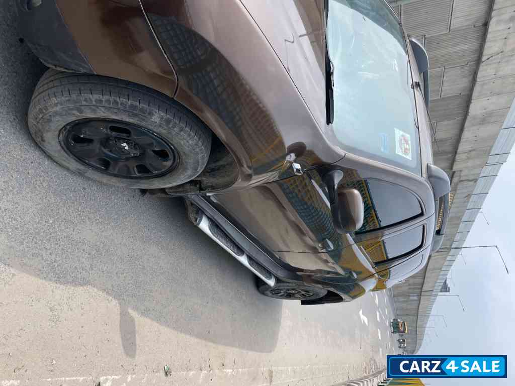 M.w.brown Renault Duster RXE 1.5 M.w.brown Renault Duster RXE 1.5