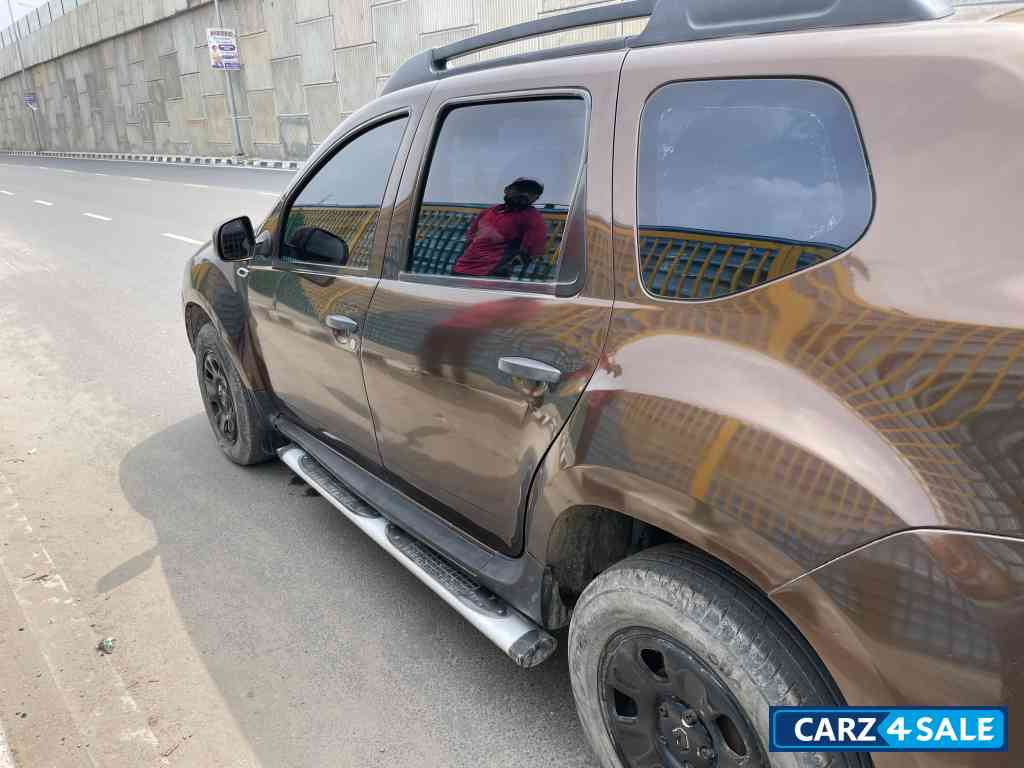 M.w.brown Renault Duster RXE 1.5 M.w.brown Renault Duster RXE 1.5