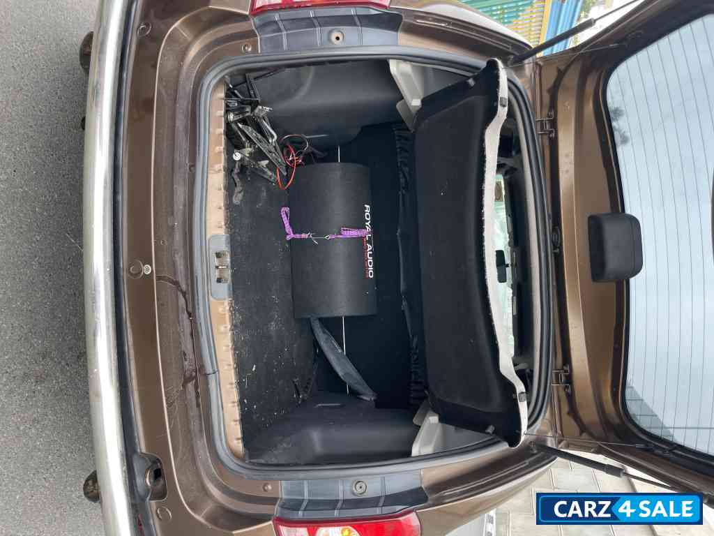 M.w.brown Renault Duster RXE 1.5 M.w.brown Renault Duster RXE 1.5