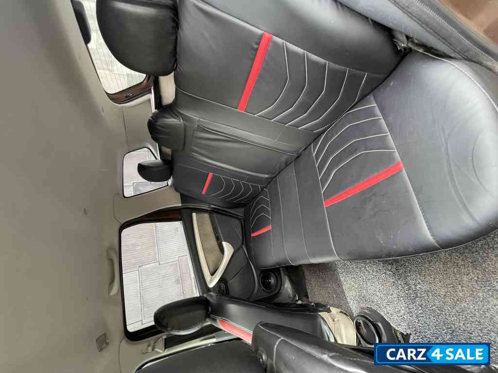 M.w.brown Renault Duster RXE 1.5 M.w.brown Renault Duster RXE 1.5