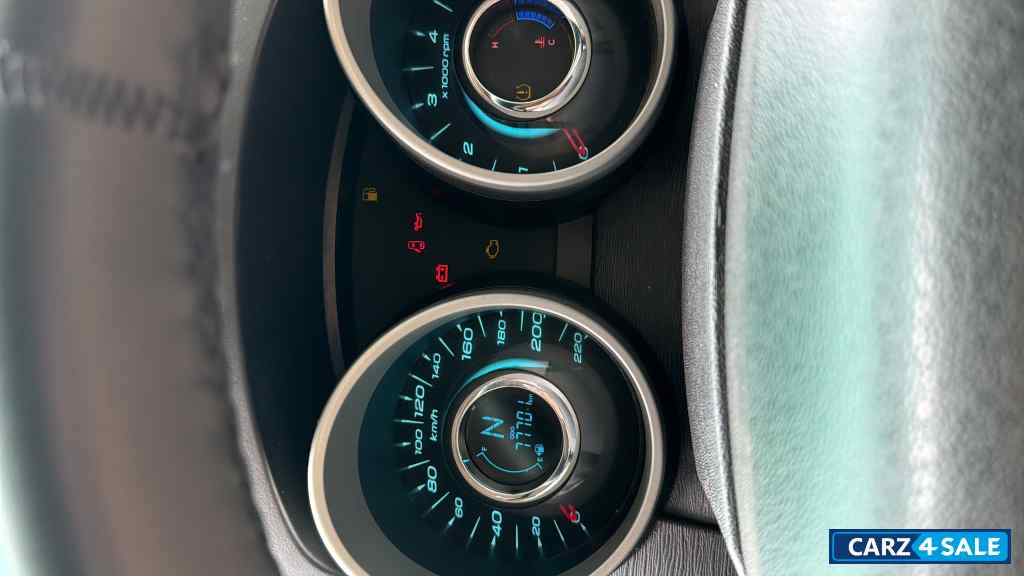 Mahindra XUV 500 W10 At FWD