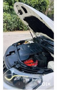 Mahindra XUV 500 W10 At FWD