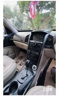 Mahindra XUV 500 W10 At FWD