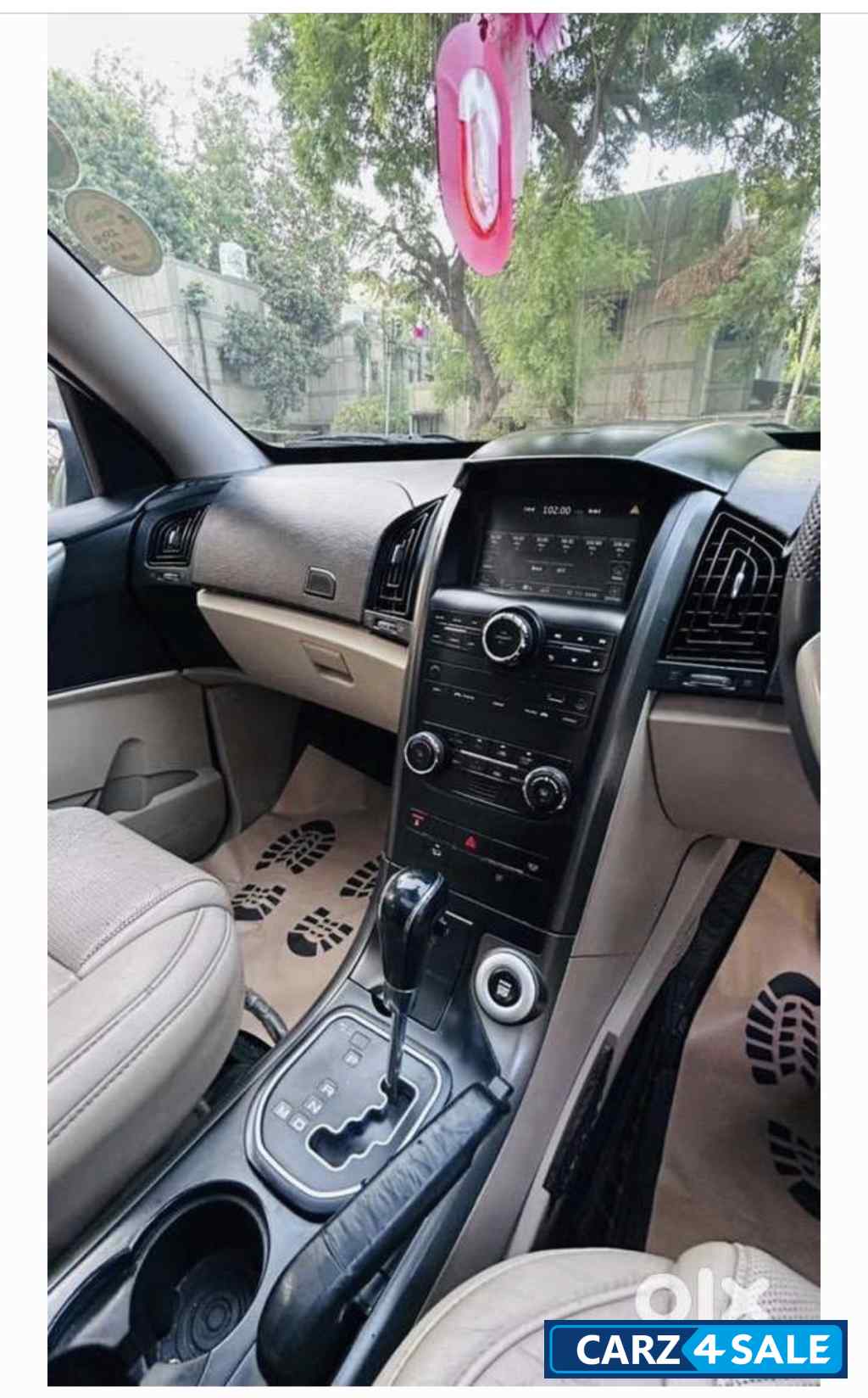 Mahindra XUV 500 W10 At FWD Mahindra XUV 500 W10 At FWD
