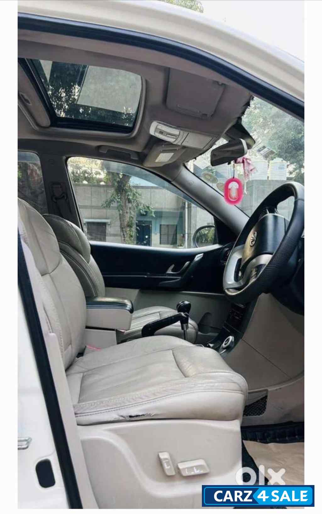Mahindra XUV 500 W10 At FWD Mahindra XUV 500 W10 At FWD