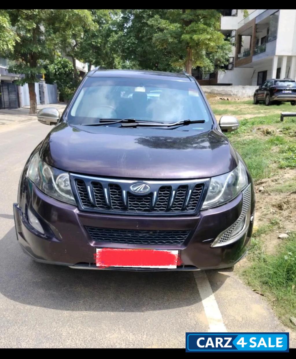 Mahindra XUV 500 W6